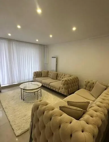 Appartement Avec Jardinet, Fete Interdite !