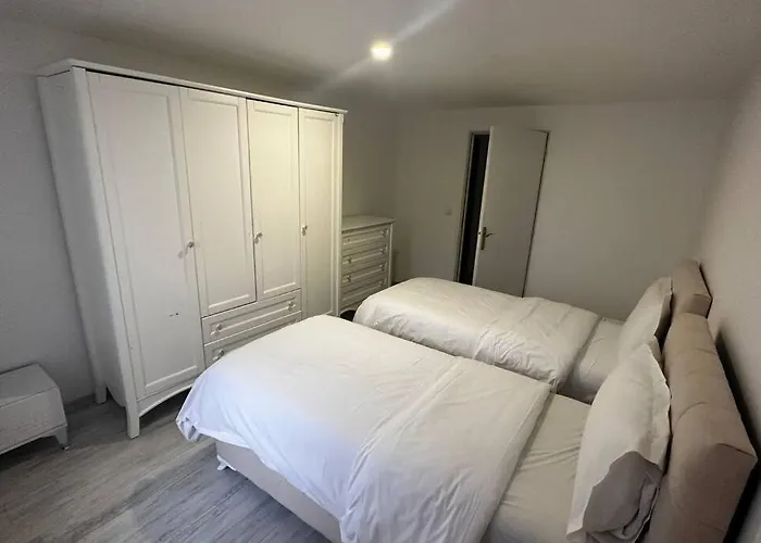 Appartement Avec Jardinet, Fete Interdite !